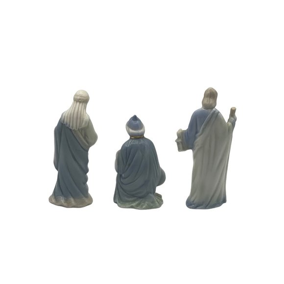 3.5 inch Nativity Pieces Pastel Blue and Green Joseph and 2 Wise Men Replacement - Picture 2 of 6
